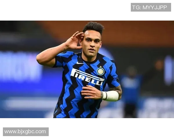 28岁足球明星的完美身材揭秘如何保持最佳竞技状态与健康生活方式